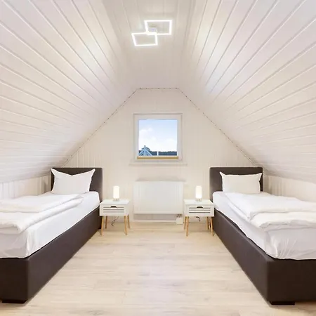 2 Bedroom Gorgeous In Holiday home
