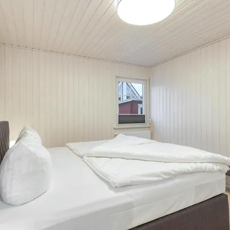 2 Bedroom Gorgeous In Holiday home
